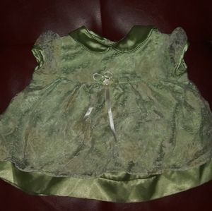 Limeish green very vintage looking dress